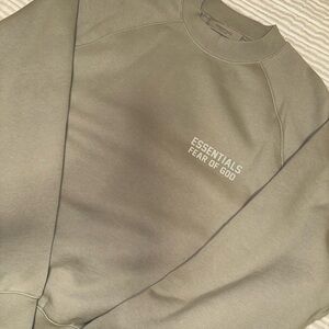 Essentials sweatshirt Medium - almost new, worn once